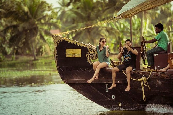 Private Kerala Backwaters Houseboat Cruise with Lunch from Kochi - Boarding a traditional kettuvallom