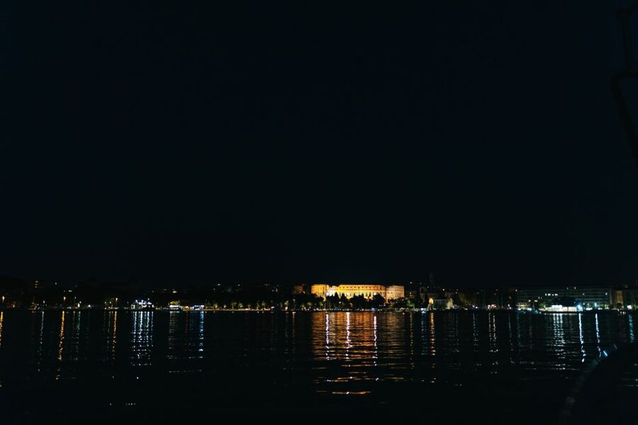 Pula: Brijuni Sunset Dolphin Cruise with Dinner & Drinks - Dinner with a view of the Adriatic