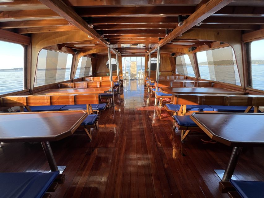 Pula: Dolphin Watching Sunset Cruise with Dinner & Drinks - My practical booking advice