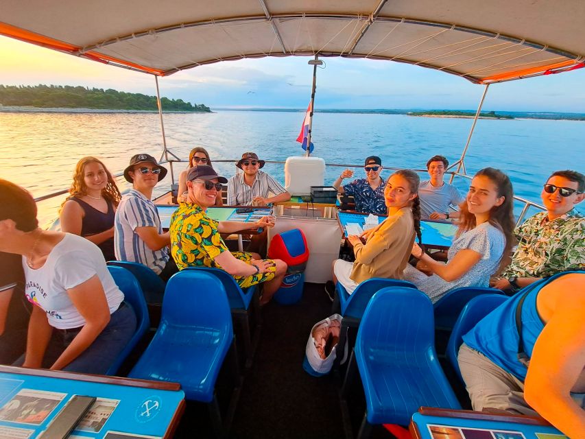 Pula: National Park Brijuni Dolphin Cruise with Dinner - Dinner under the evening sky