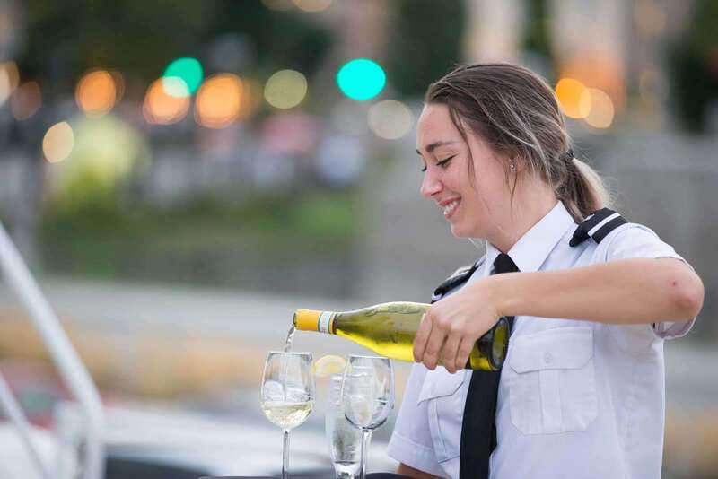 Québec City: 3 or 5-Course Dinner Cruise with DJ & Dancing - From Chouinard Pier to the St. Lawrence River
