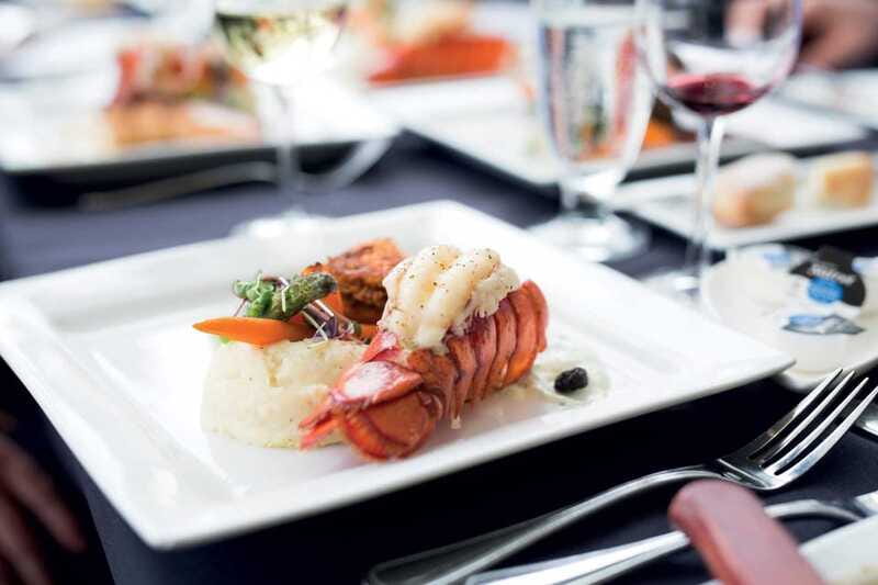 Québec City: 3 or 5-Course Dinner Cruise with DJ & Dancing - Timing, comfort, and access