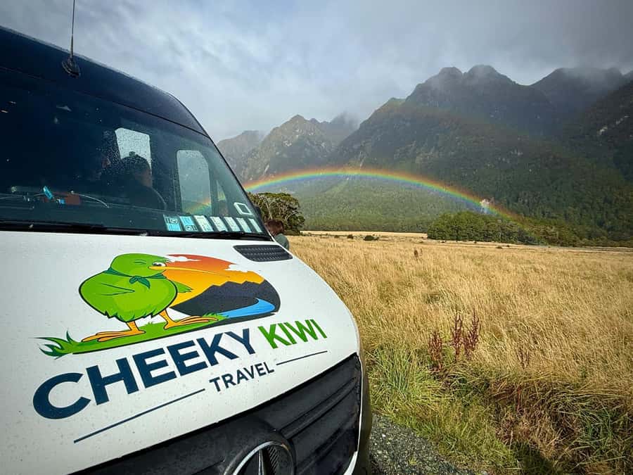 Queenstown: Milford Sound Small-Group Tour w Cruise & Lunch - Eglinton Valley shows the scale of Fiordland