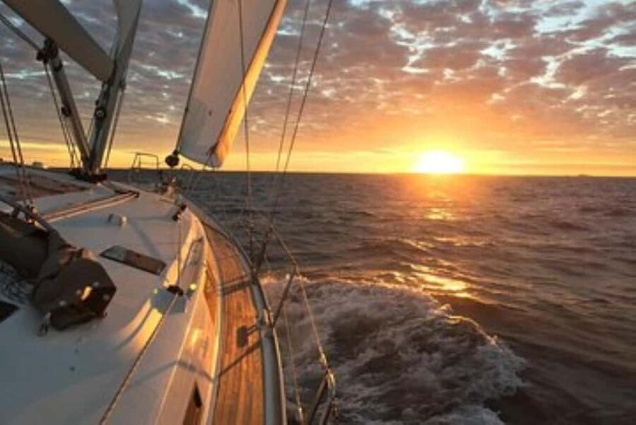Rethymno: Luxury Sunset Cruise with Dinner and Drinks - What you actually eat and drink