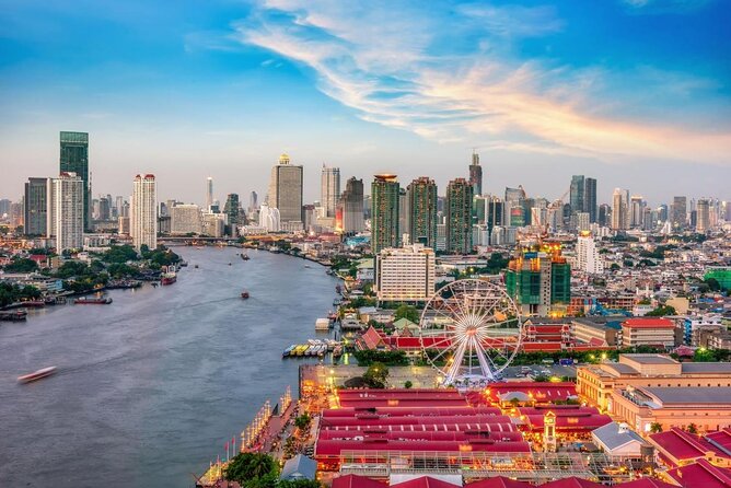River Star Princess Dinner Cruise: Bangkok Chao Phraya River - The Chao Phraya after dark