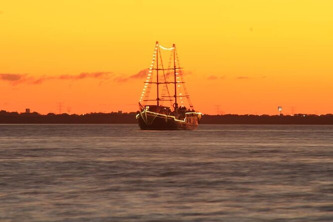 Romantic Sunset Dinner Cruise in Cancun with Open Bar - What the $112 Price Really Buys You