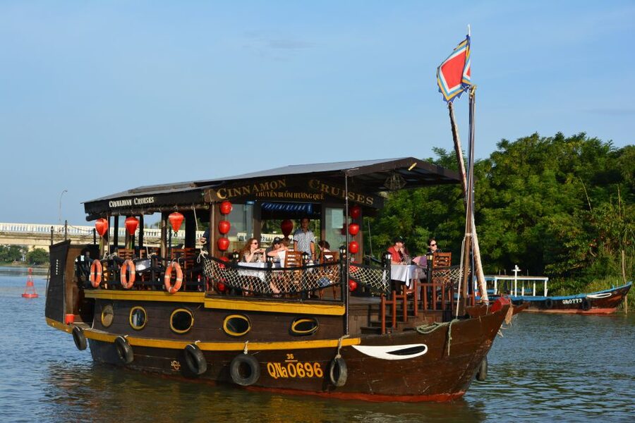 Romantic Sunset Dinner Cruise in Hoi An - Key points at a glance