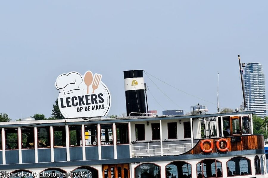 Rotterdam: 2.5-Hour Leckers Boat Cruise and Buffet - The opening views through Rotterdam’s city harbors