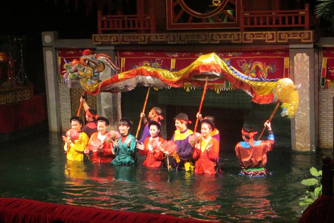 Saigon Dinner Cruise with Live Music Ho Chi Minh– Group Tour - From central hotels to Bach Dang pier