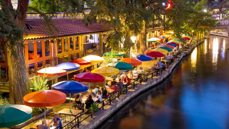 San Antonio Premium Night Driving Tour with Dinner & Cruise - Is $151 a fair price?