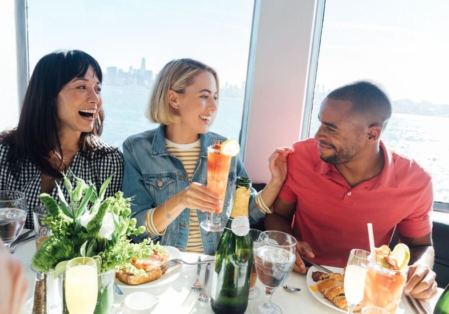 San Diego: Christmas Day Buffet Brunch or Dinner Cruise - Brunch brings the best drink value
