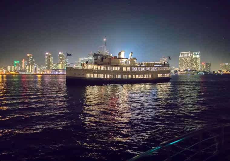 San Diego: New Year's Eve Early Buffet Dinner Cruise - Key points to know before booking