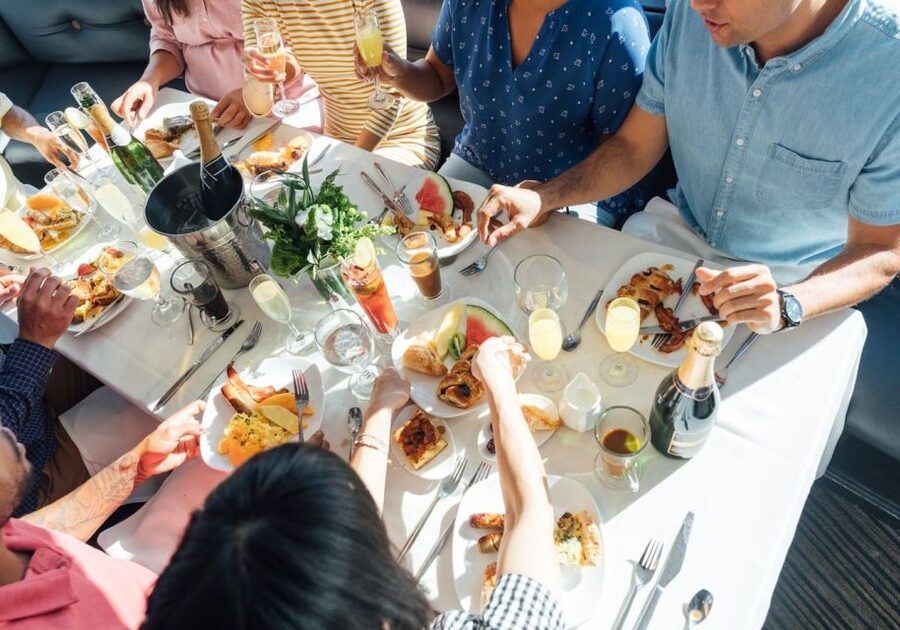 San Diego: New Year's Eve Gourmet Brunch or Dinner Cruise - What arrives with the four-course holiday dinner