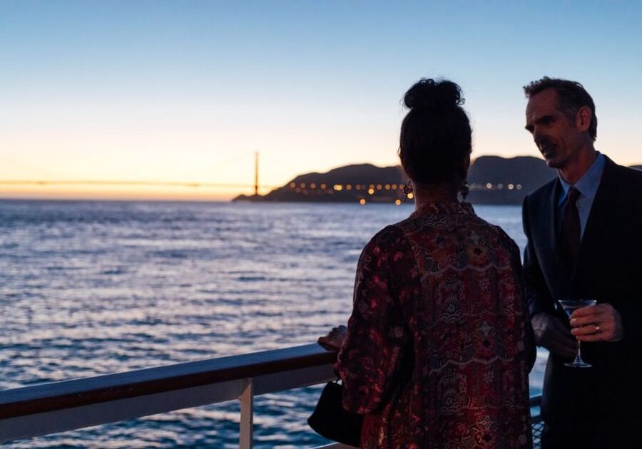San Francisco: Christmas Day Buffet Brunch or Dinner Cruise - Service and the feel of the celebration