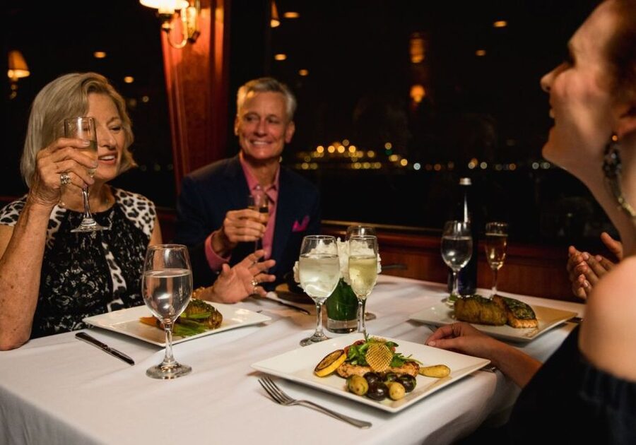 San Francisco: Christmas Day Buffet Brunch or Dinner Cruise - Should you book it?