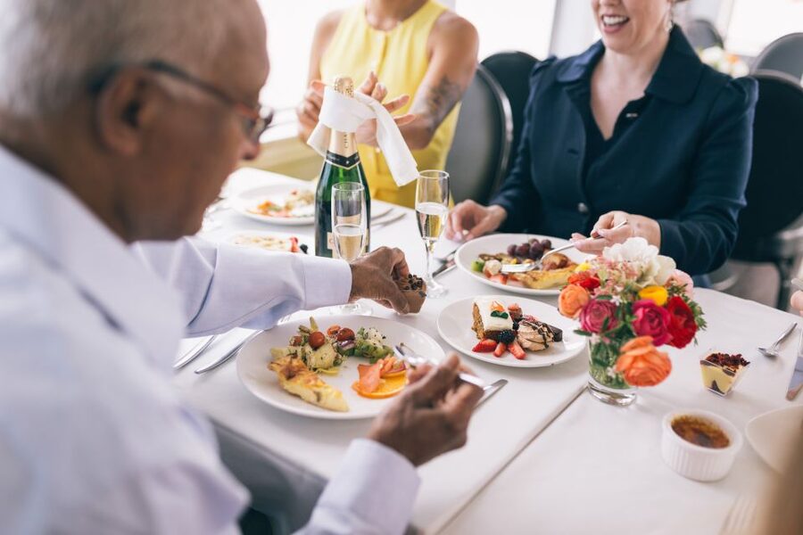 San Francisco: City Cruises Premier Brunch or Dinner Cruise - The cruise in a few useful points