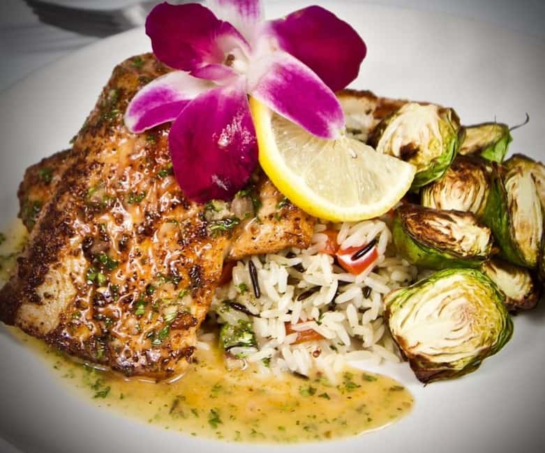 Sandestin: Sunset Dinner Cruise with Live Music - A sunset dinner on the SOLARIS