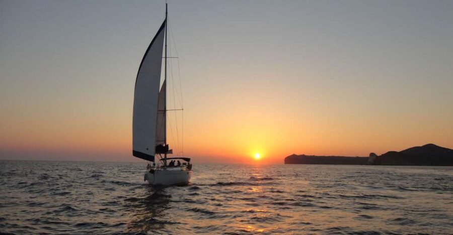 Santorini Caldera: Sunset Sailing Cruise with Meal - Why this cruise gives you a better view of Santorini
