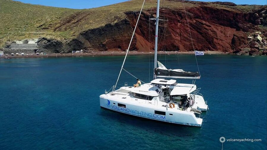 Santorini: Luxury Caldera Cruise With Meal & Drinks - Key points at a glance