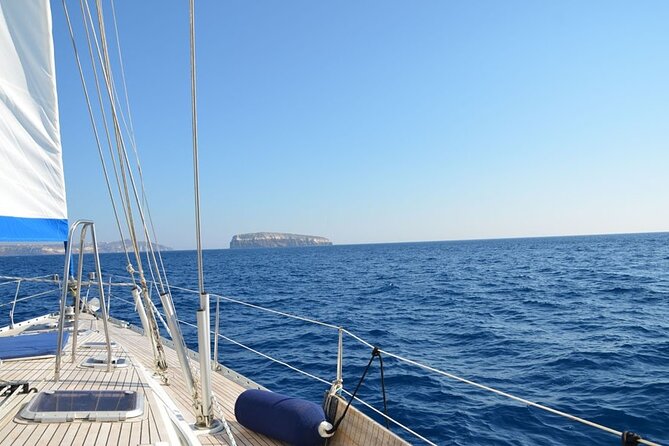 Santorini: Private Sailing Yacht Cruise with Meal and Drinks - Why a private yacht makes sense in Santorini