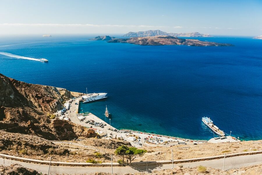 Santorini: Volcano and Hot Springs Sunset Dinner Cruise - What this Santorini cruise actually gives you