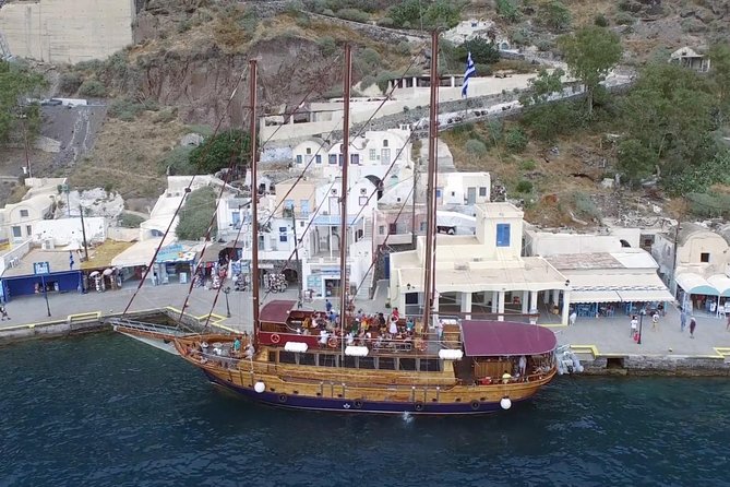 Santorini Volcano Sunset Cruise with Dinner - Who should book this Santorini cruise?