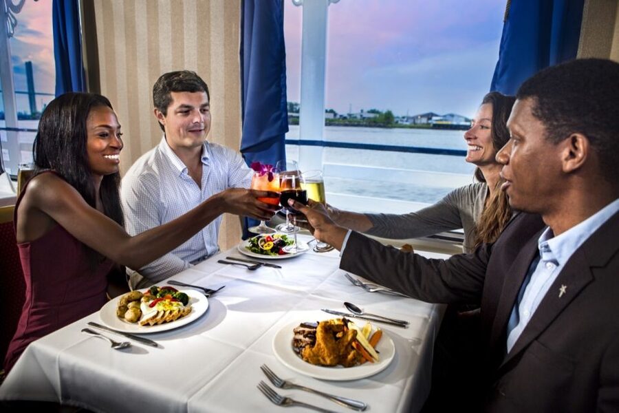 Savannah: Buffet Dinner Cruise with Live Entertainment - Why this Savannah dinner cruise works