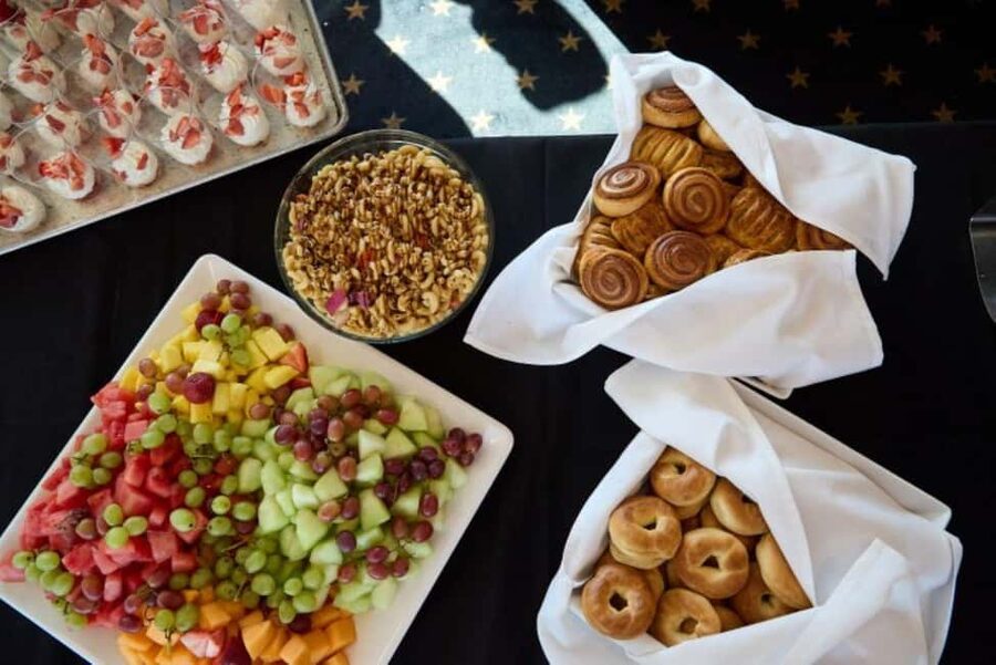 Seattle: Brunch Cruise - Boarding at 10:30am and Finding Your Table