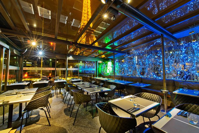 Seine River Sightseeing Cruise and Dinner at Le Bistro Parisien - Arriving at the Eiffel Tower pontoon