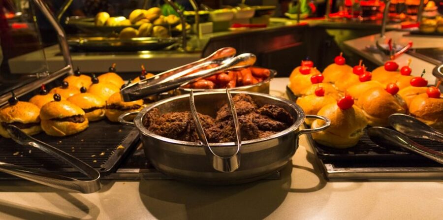 Sharm El Sheikh: Dinner Cruise W/ Optional Private Transfer - Language and feeling comfortable on board
