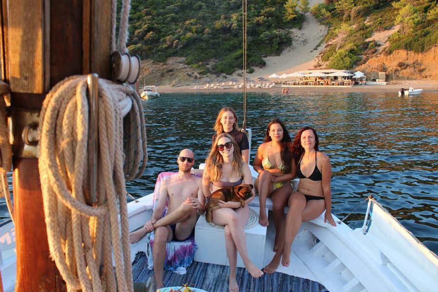 Skiathos: Boat Cruise with Dinner & Sunset Viewing - Swimming, snorkeling, and the practical side of the boat