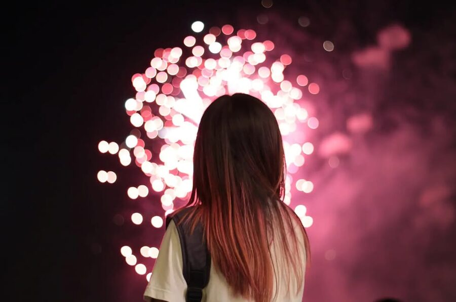 Sliema: Fireworks Festival Cruise with Dinner and Transfers - Why the fireworks look better from the sea