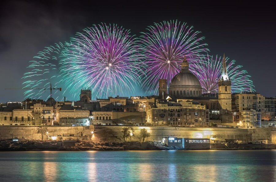 Sliema: Fireworks Festival Cruise with Dinner and Transfers - A gentle cruise around two natural harbours