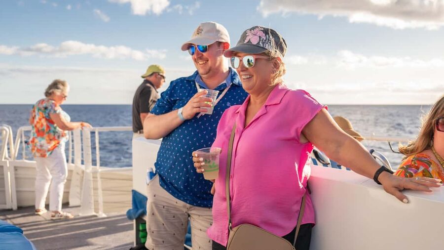 South Maui: Sunset Prime Rib or Island Fish Dinner Cruise - Music, service, and the feel on board