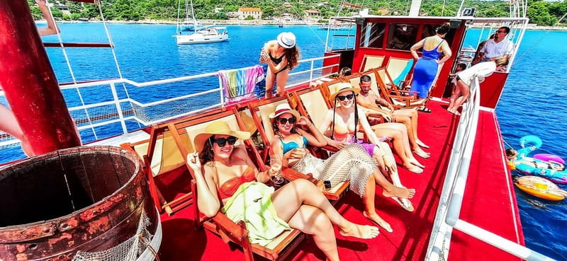 Split: 3 Island & Blue Lagoon Cruise with Lunch & Drinks - Who will enjoy this cruise most