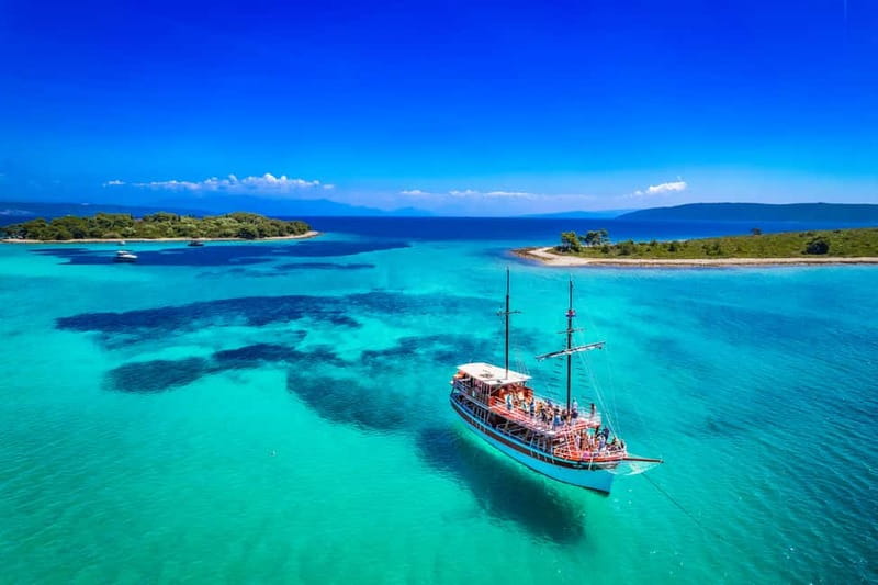 Split: 3 Island & Blue Lagoon Cruise with Lunch & Drinks - Breakfast arrives soon after departure