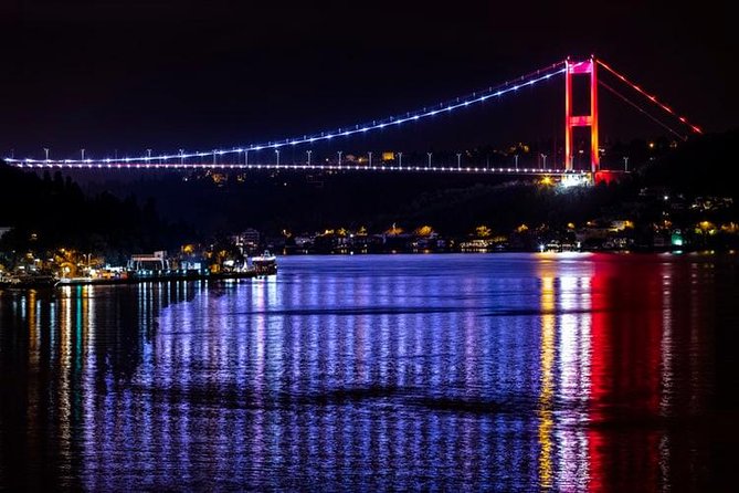 Stage Front Bosphorus Dinner Cruise with Pickup & Drinks included - Who will enjoy this cruise most