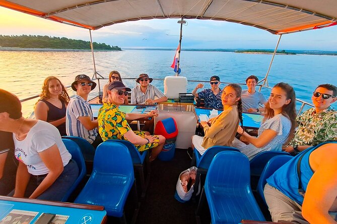 Stop on Island & National Park Day Cruise with Lunch Drinks - Key points to know before booking