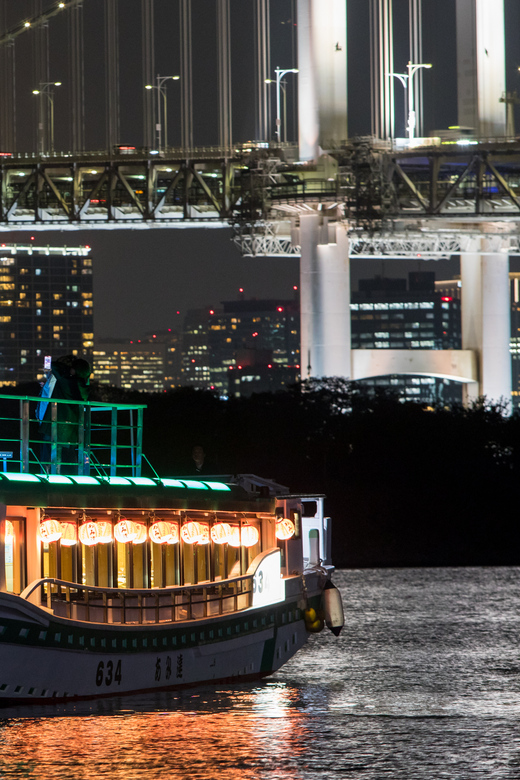 Sumida River: Japanese Traditional Yakatabune Dinner Cruise - Odaiba, Rainbow Bridge, and the open-air photo stop