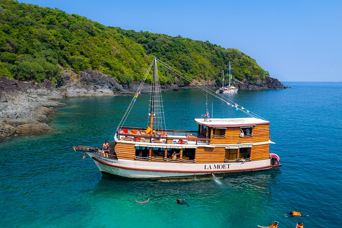 Sun & Sunset Dinner Cruise - Combine the best of both worlds - An afternoon at sea instead of a rushed island hop