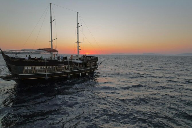 Sunset Cruise with Greek BBQ & Unlimited Aperol Spritz, Beer Wine - Sunset views and the cool ride home