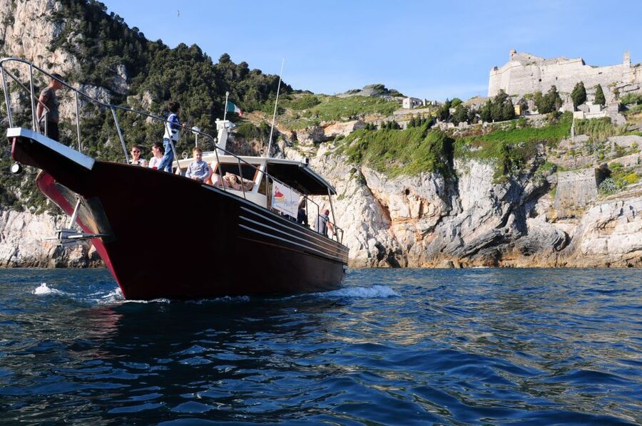 Sunset dinner boat tour in the Gulf of Poets - Porto Venere and the protected coastal waters