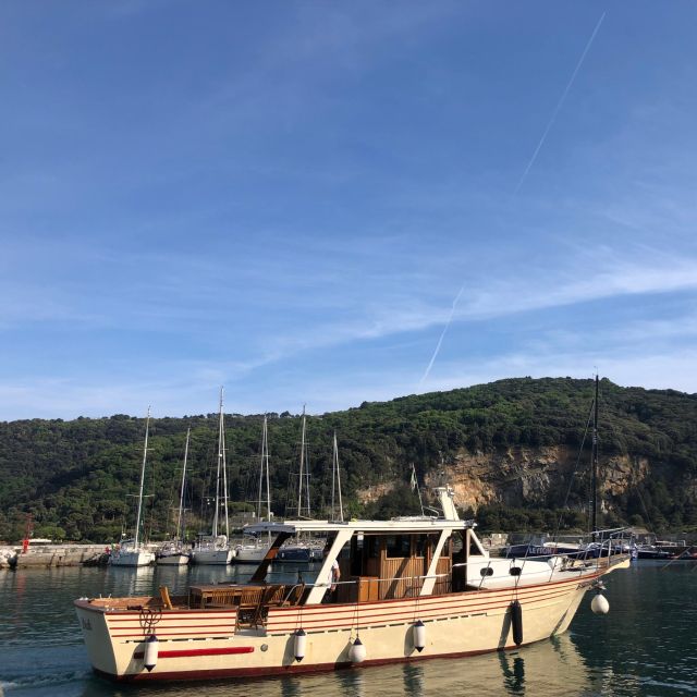 Sunset dinner boat tour in the Gulf of Poets - Dinner in the Porto Venere strait