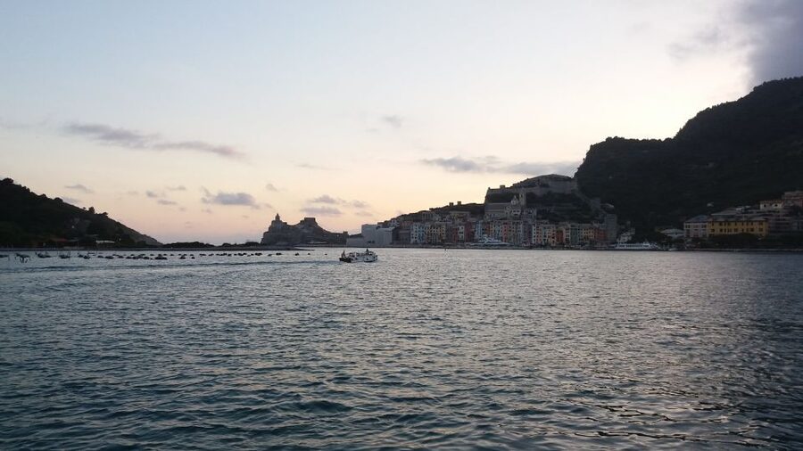 Sunset dinner boat tour in the Gulf of Poets - Booking details that matter