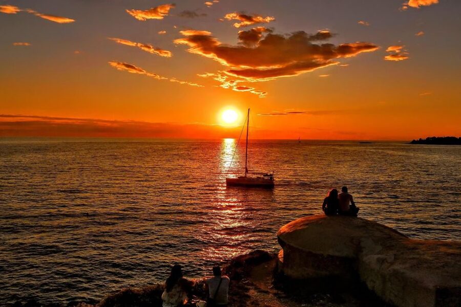 Sunset Dolphin Cruise with Dinner – Medulin Archipelago - The Best Seat for Sunset and Dolphin Watching