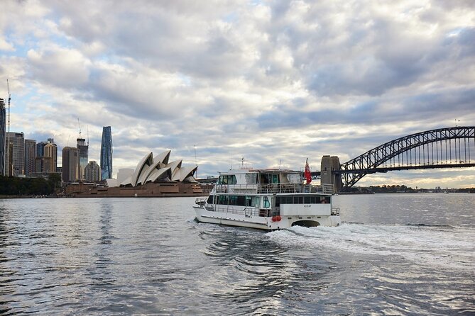 Sydney Combo: Morning Sightseeing to Bondi & Harbour Lunch Cruise - Centennial Park, Paddington, and Darling Harbour