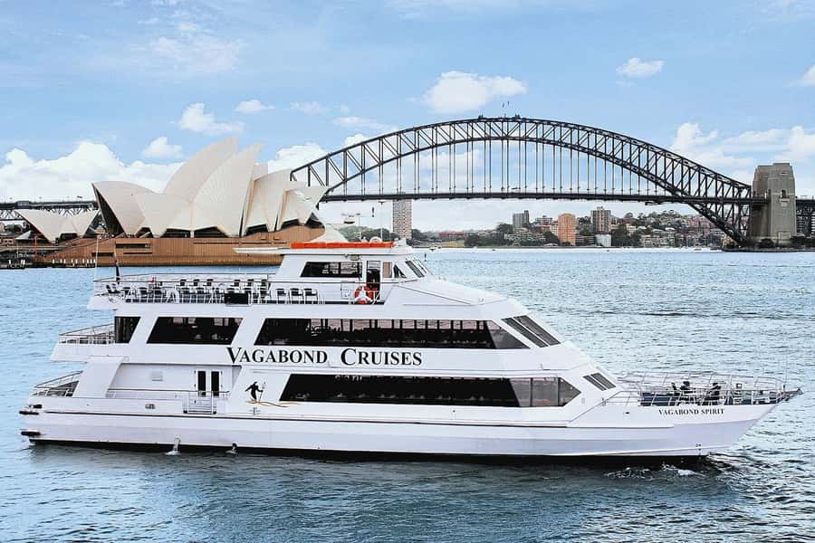 Sydney Harbour: 3-Hour Lunch Cruise with Live Music - Boarding at King Street Wharf 9