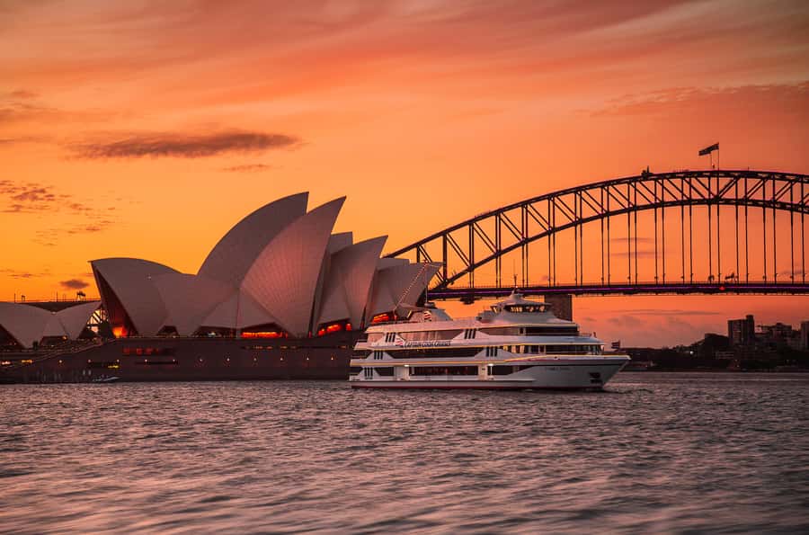 Sydney: Harbour Dinner Cruise with 3, 4 or 6-Course Menu - What arrives on the 3-course and 4-course menus