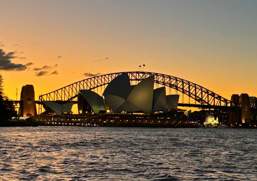Sydney: Harbour Dinner Cruise with Buffet - Finding the Eastern Pontoon at Circular Quay