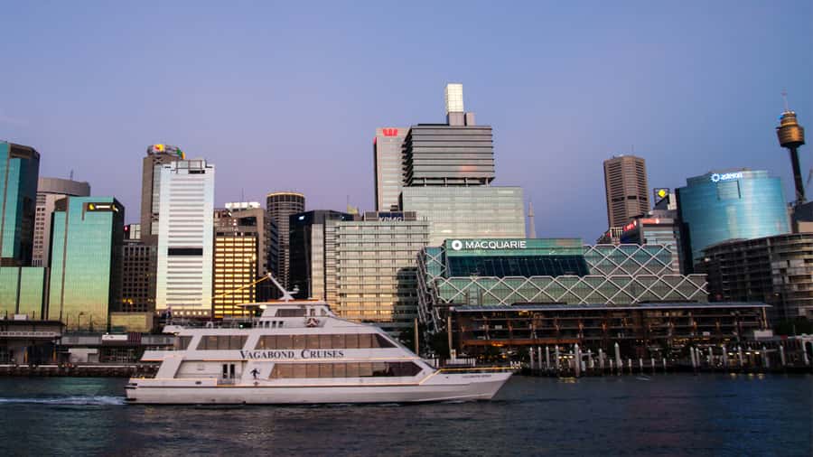 Sydney Harbour: Latin Fiesta Dinner Cruise - A Latin party with Sydney Harbour outside